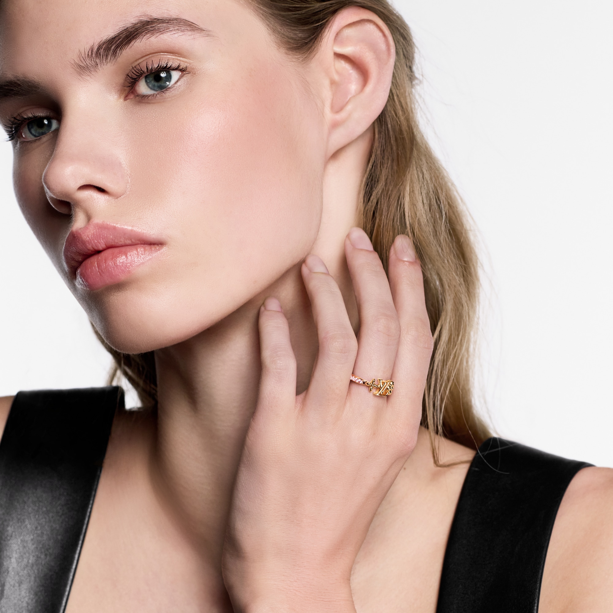 LV Iconic Ring S00 - Fashion Jewelry | LOUIS VUITTON